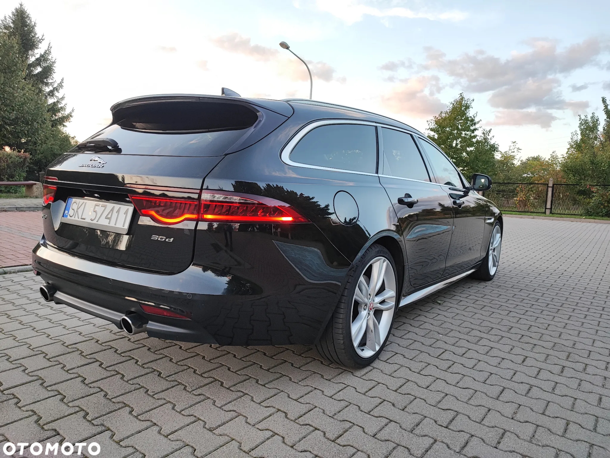 Jaguar XF 30d Sportbrake Portfolio - 10
