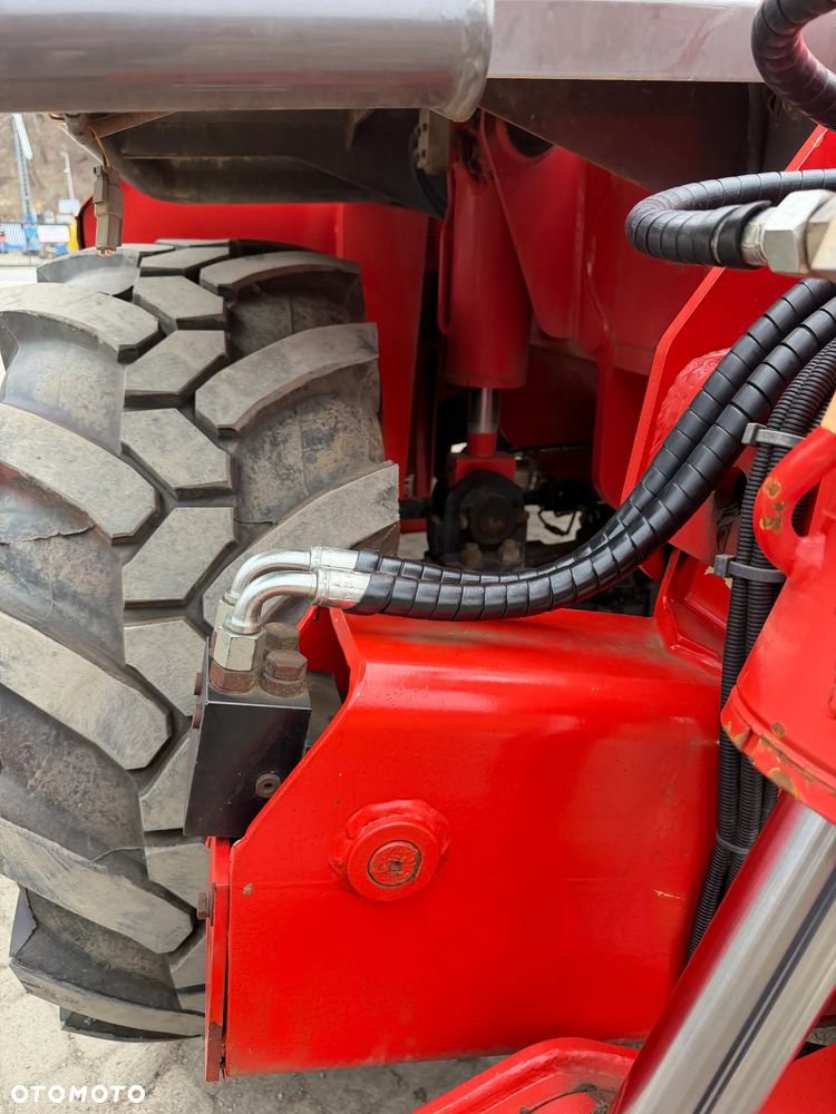 Manitou MRT2150+PRIVILEGE Ładowarka teleskopowa 4x4 ROTO 21metrów. Bez AdBLUE bez DPF. udźwig 5ton jak Nowa z Norwegii 4900mtg. 2015rok. Obrót pełny. Zero luzów wycieków. Zadbana maszyna z Fermy Norweskiej. Silnik 160 Km. AUTEC zdalne sterowanie. Ani deka luzów czy wycieków. Opony jak Nowe. Pełny Oryginał. Niski przebieg. Stabilizatory. Zamki na tłokach. OKAZJA - 22