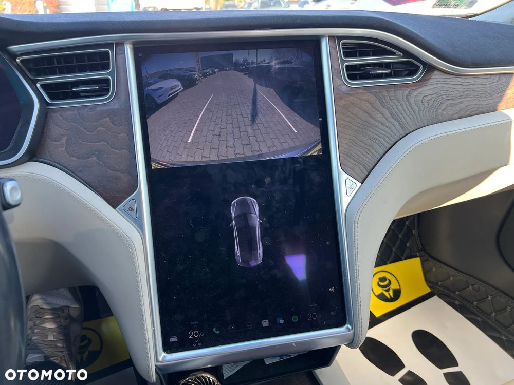 Tesla Model S - 22