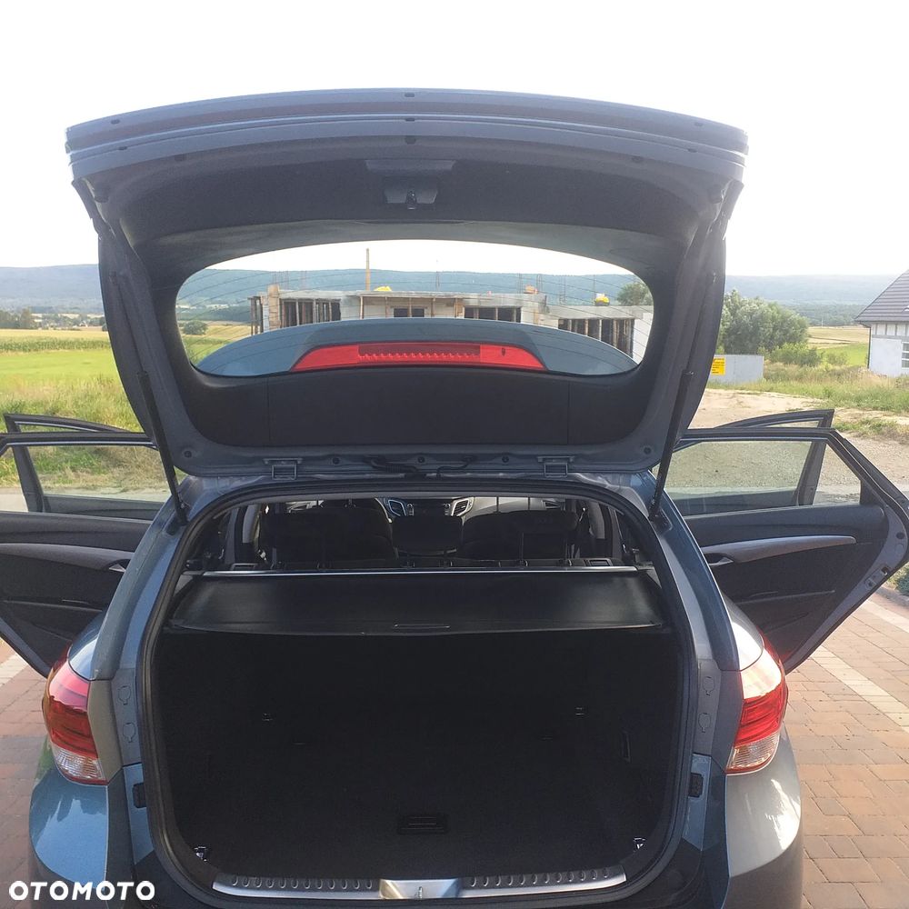 Hyundai i40 Kombi blue 1.6 Trend - 23