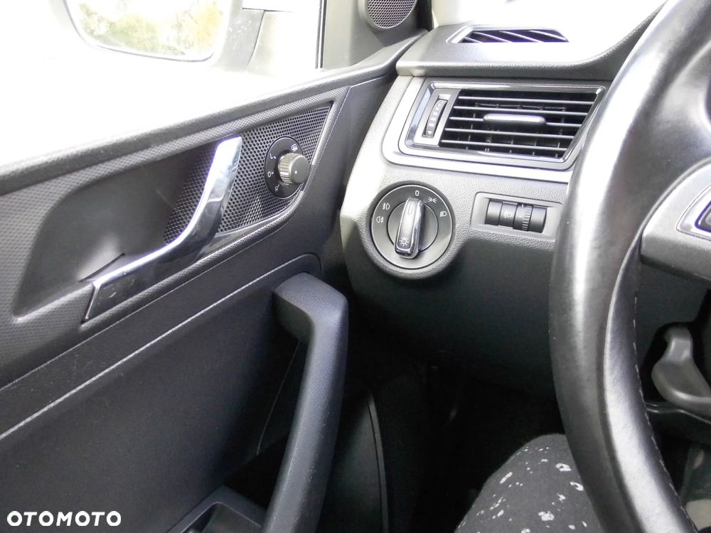 Skoda RAPID 1.6 TDI DPF Ambition - 20