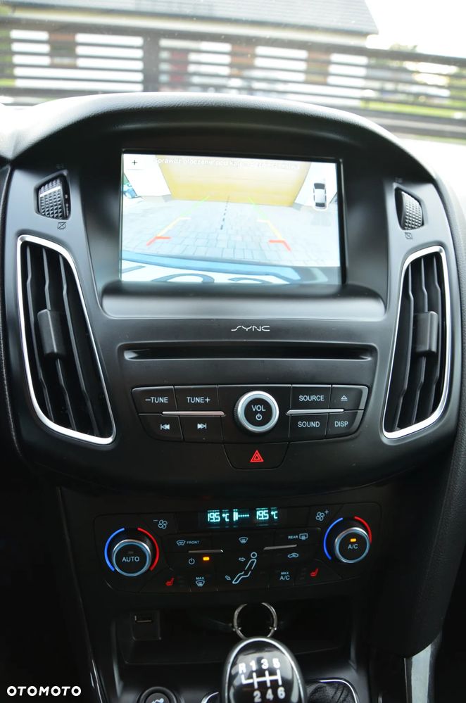 Ford Focus Turnier 1.5 EcoBlue Start-Stopp-System TITANIUM - 26