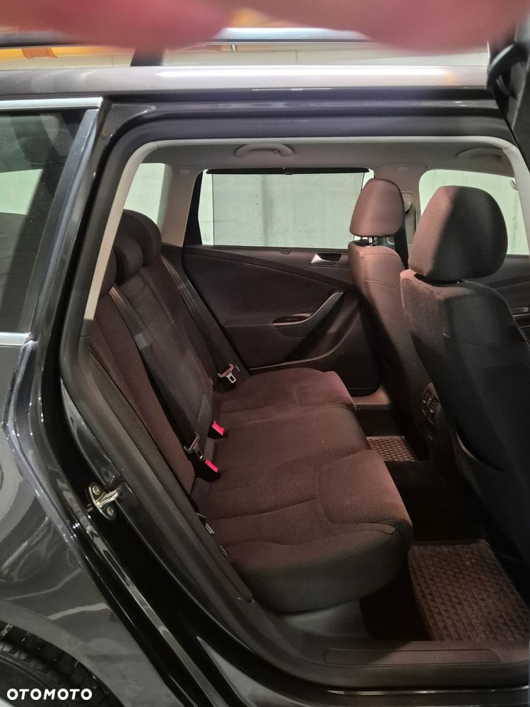 Volkswagen Passat 2.0 TDI DPF Highline - 11