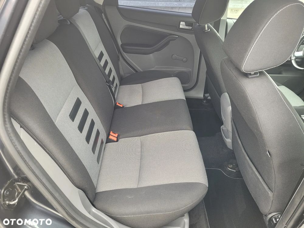 Ford Focus 1.8 Style - 10