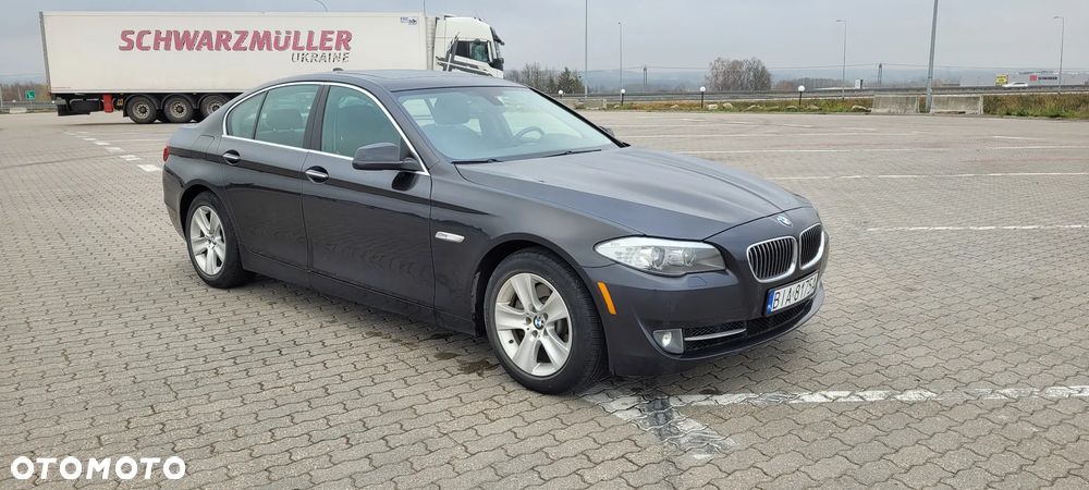 BMW Seria 5 528i xDrive - 8