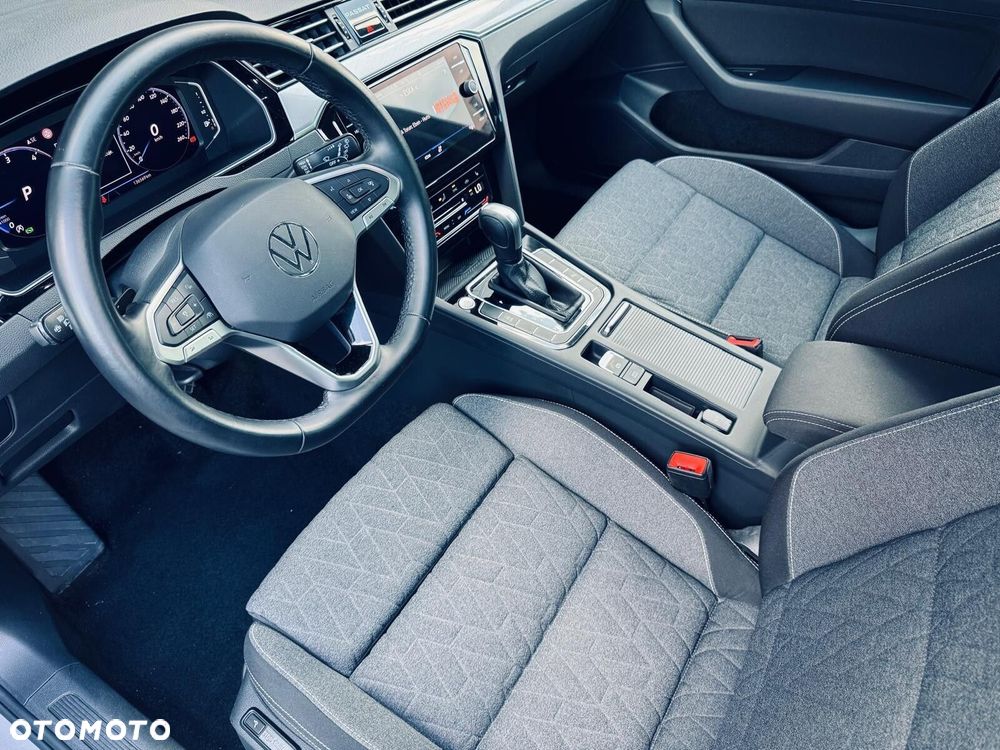 Volkswagen Passat 2.0 TDI SCR DSG Business - 13