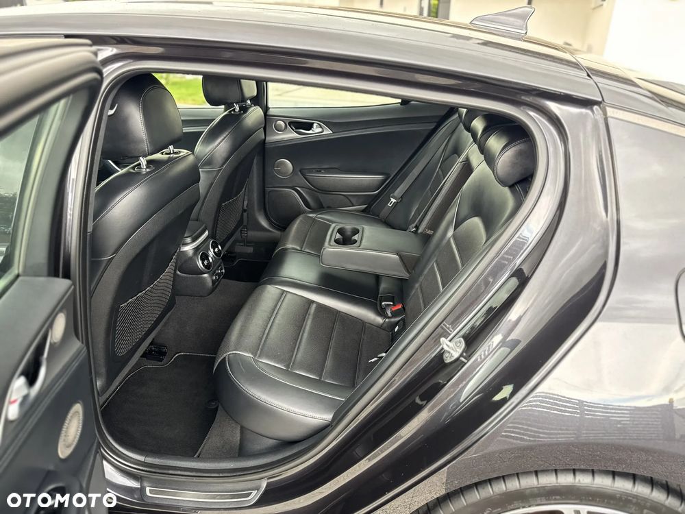 Kia Stinger 2.0 T-GDI GT Line - 29