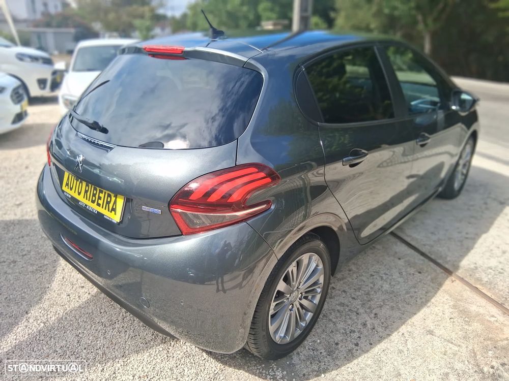 Peugeot 208 1.6 BlueHDi Style - 4