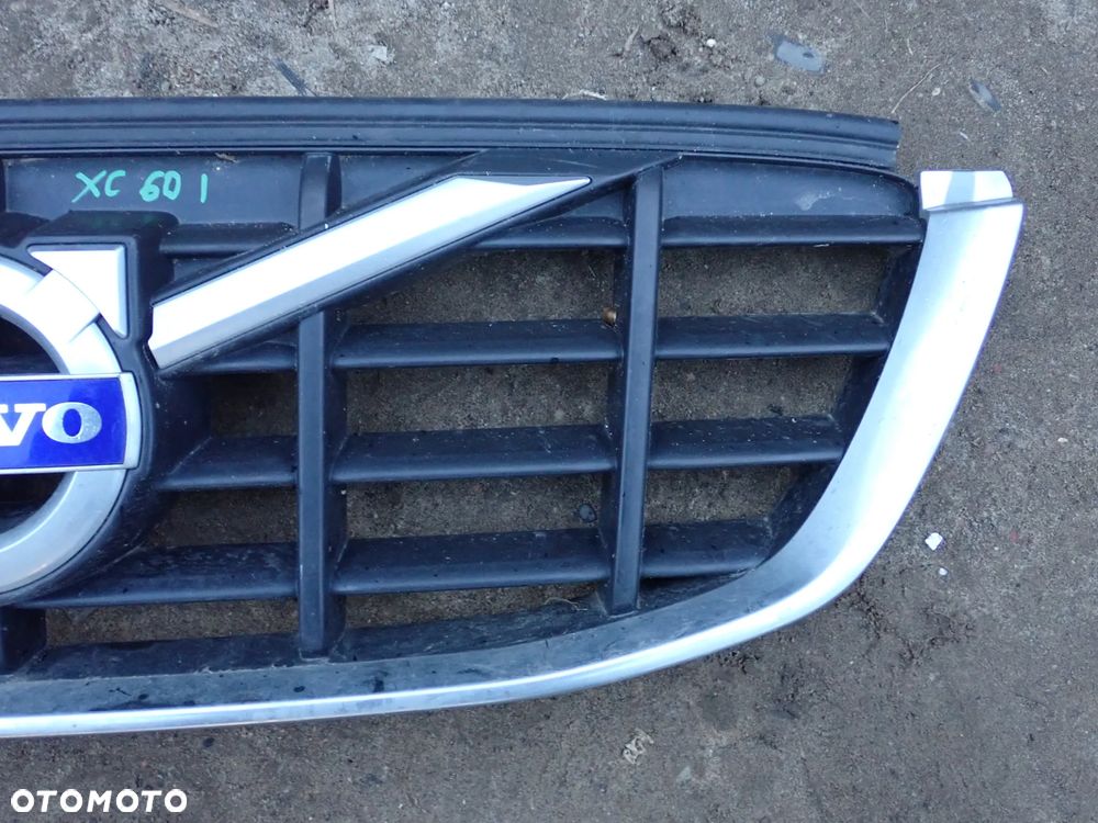 VOLVO XC60 I 08-13 GRILL 31284337 - 2