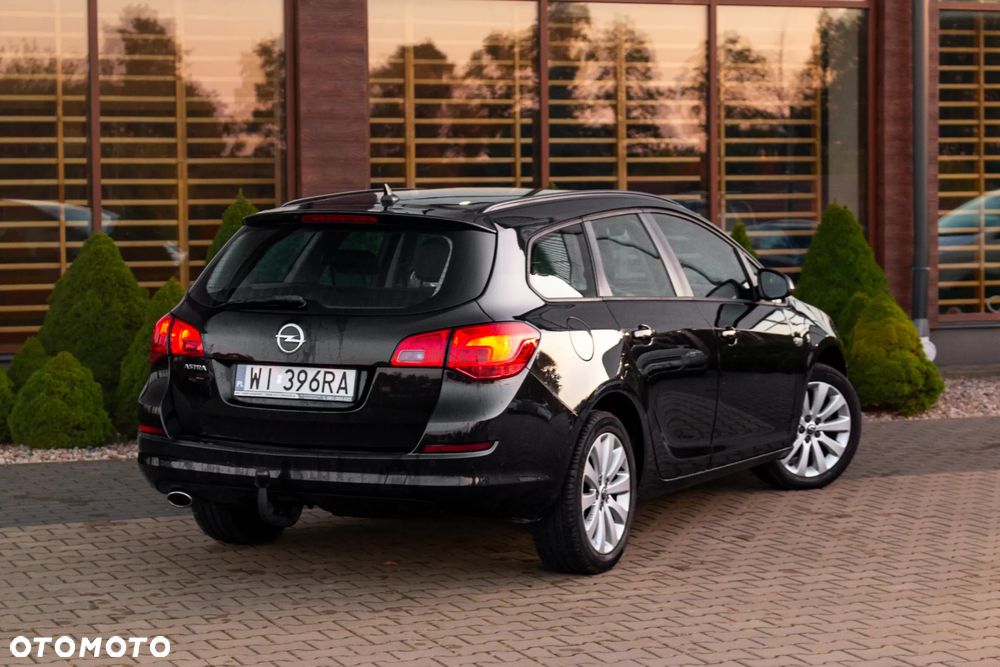 Opel Astra IV 1.4 T Cosmo EU6 - 9