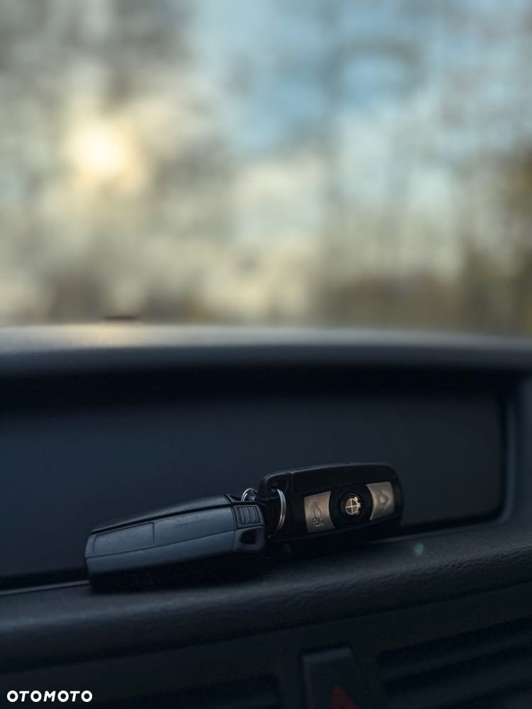 BMW X1 sDrive18d - 32