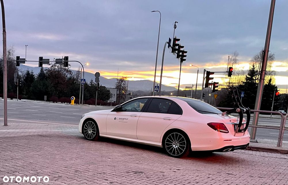 Mercedes-Benz Klasa E 220 d 4-Matic 9G-TRONIC - 4