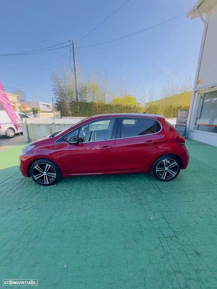Peugeot 208 1.2 PureTech GT Line - 8