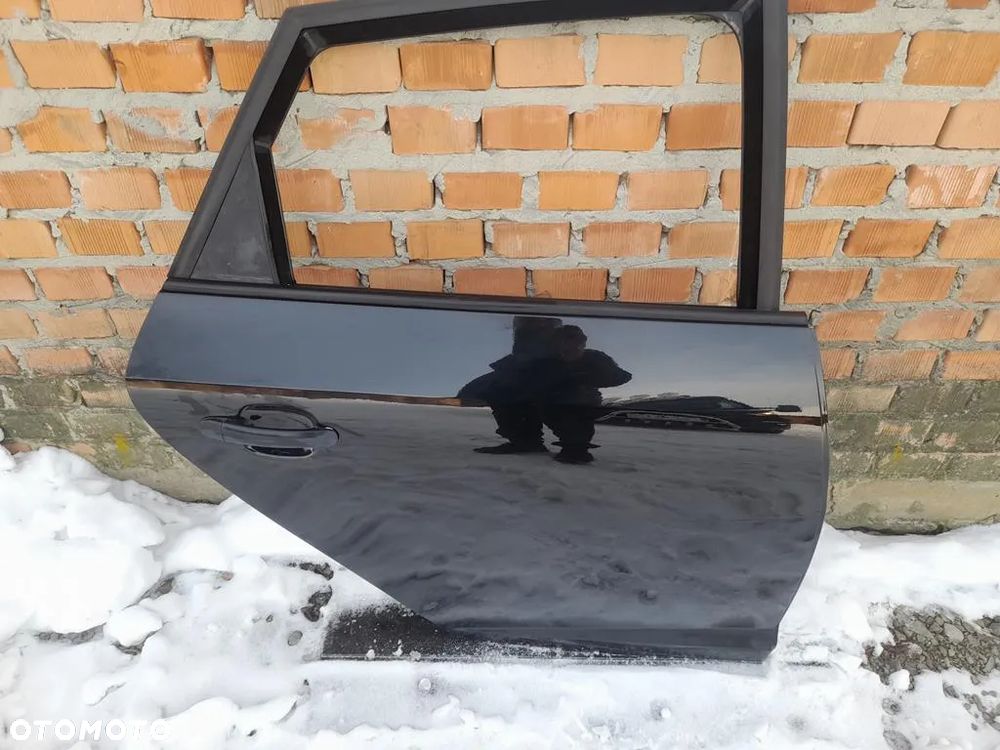 Drzwi prawe tył tylne Seat Ibiza IV 6j ST kombi kod LY9T bez lakierowania