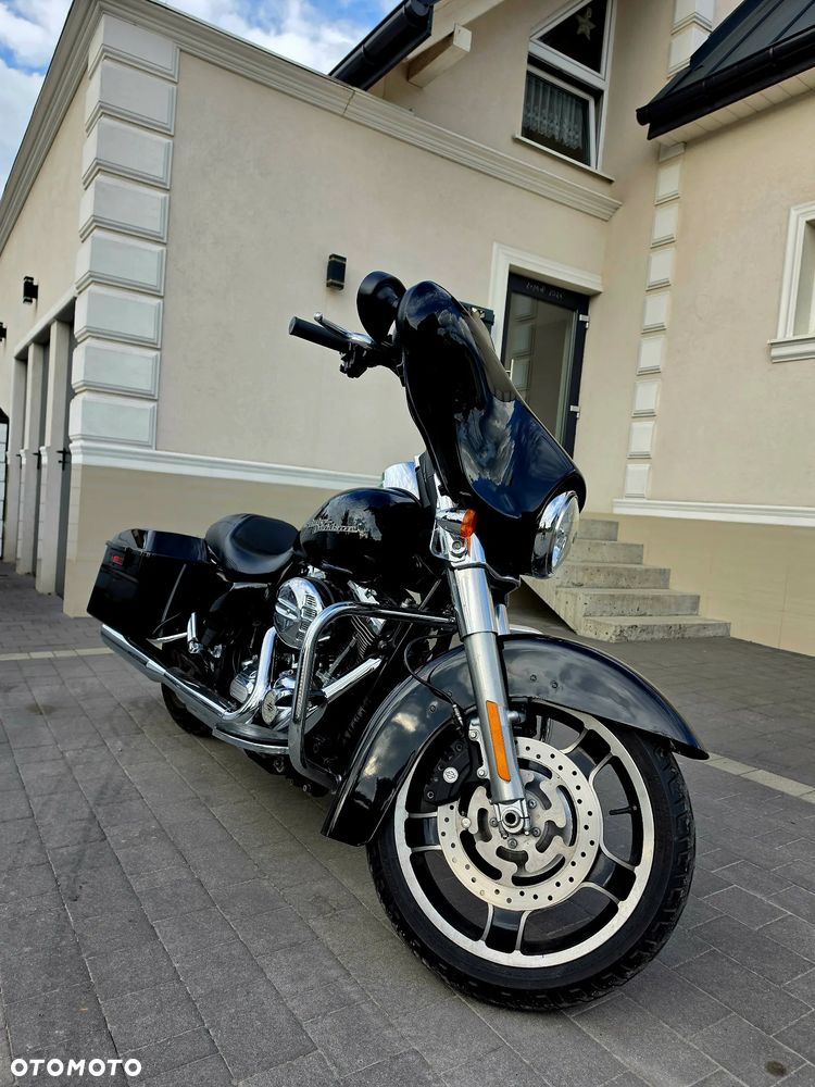 Harley-Davidson CVO Street Glide - 11