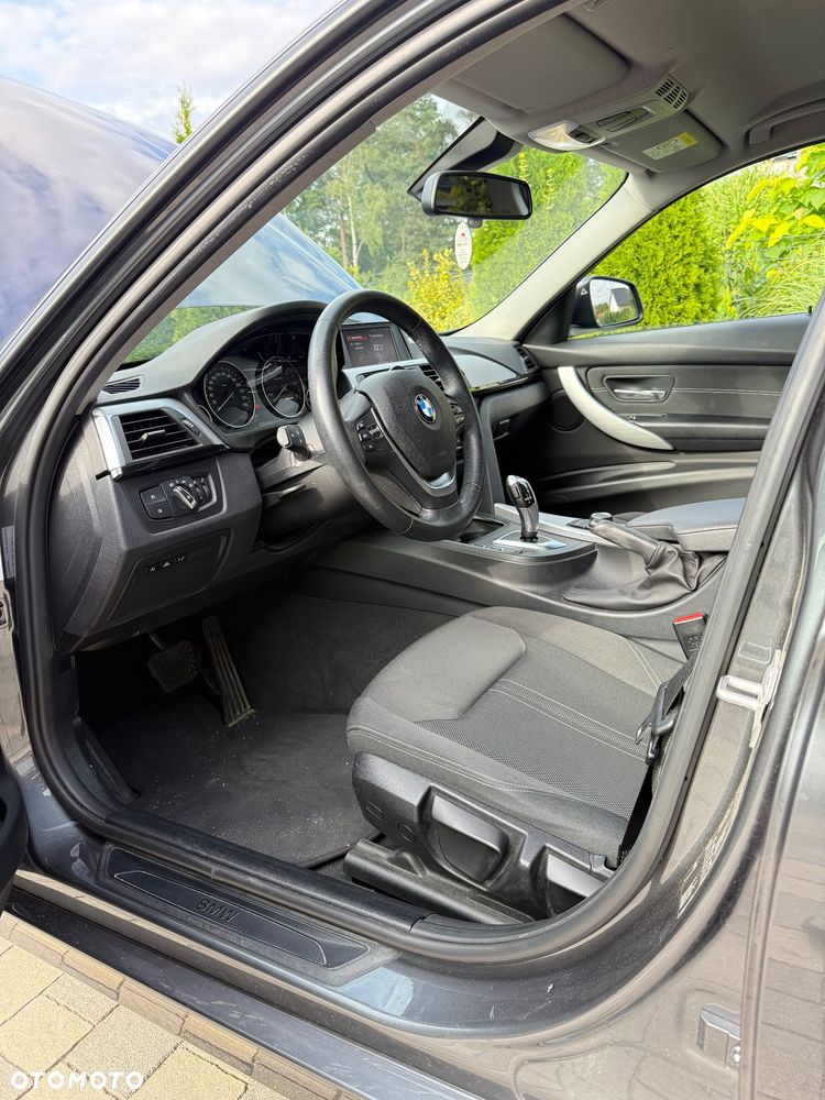 BMW Seria 3 320d Efficient Dynamics - 13