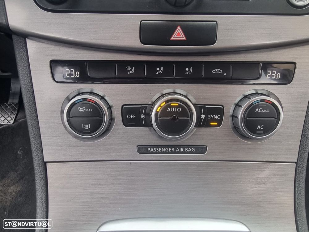 VW Passat Variant 1.6 TDI BlueMotion - 14