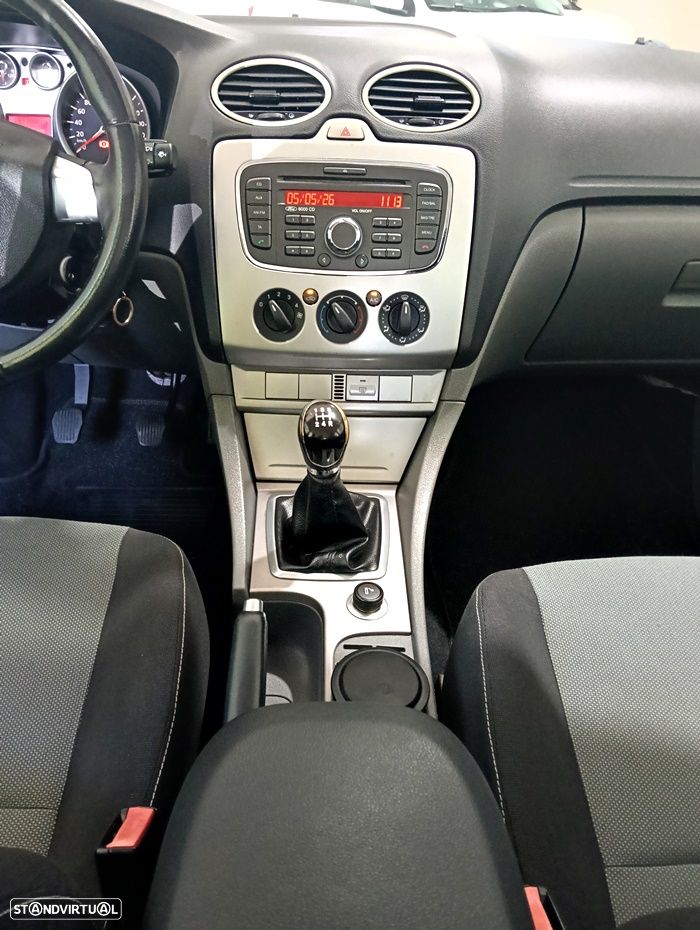 Ford Focus SW 1.4 16V Trend - 31