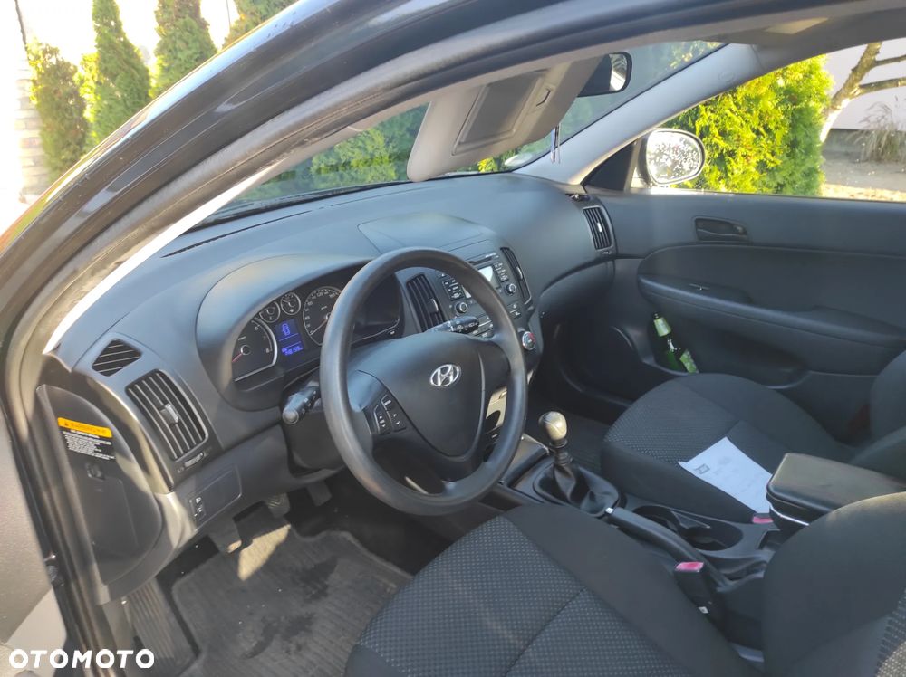 Hyundai i30 1.4 Base + World Cup - 5