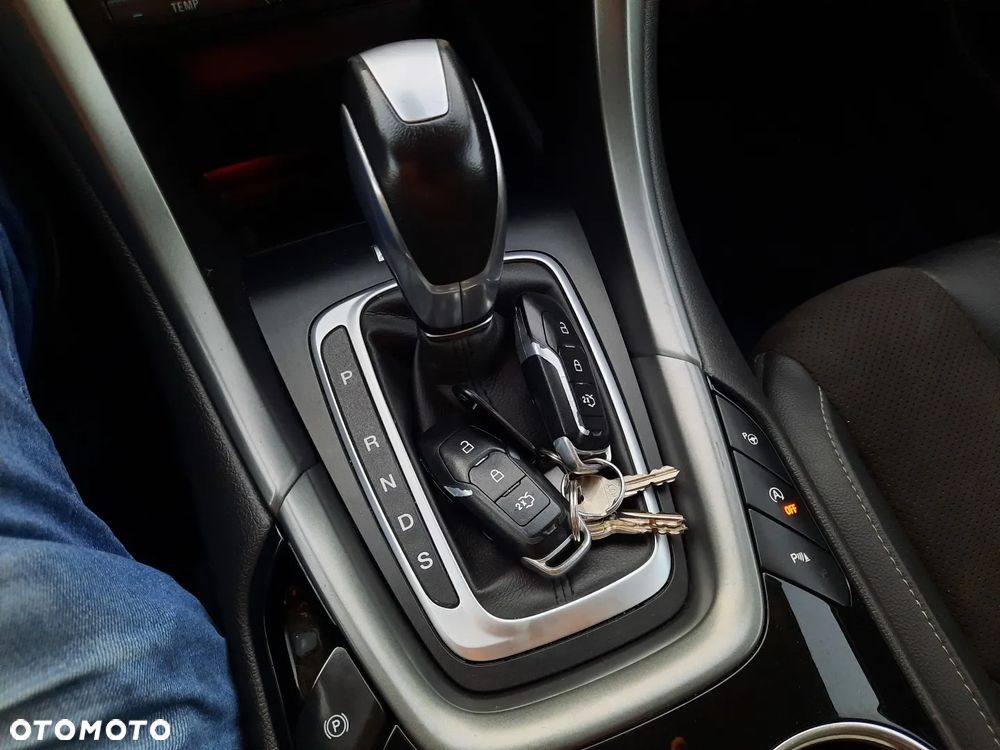 Ford Mondeo 2.0 TDCi Bi-Turbo ST-Line PowerShift - 38