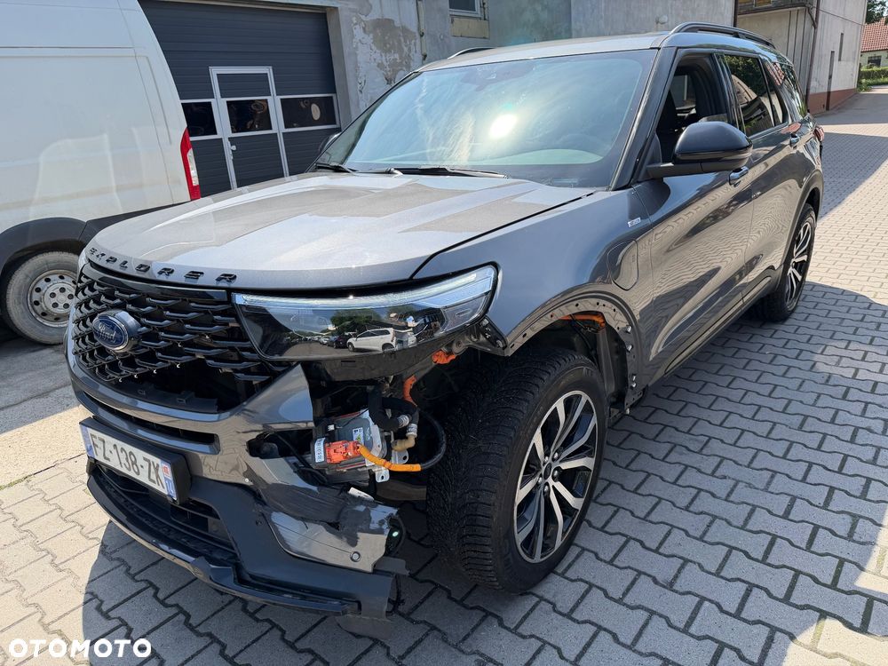 Ford Explorer - 22