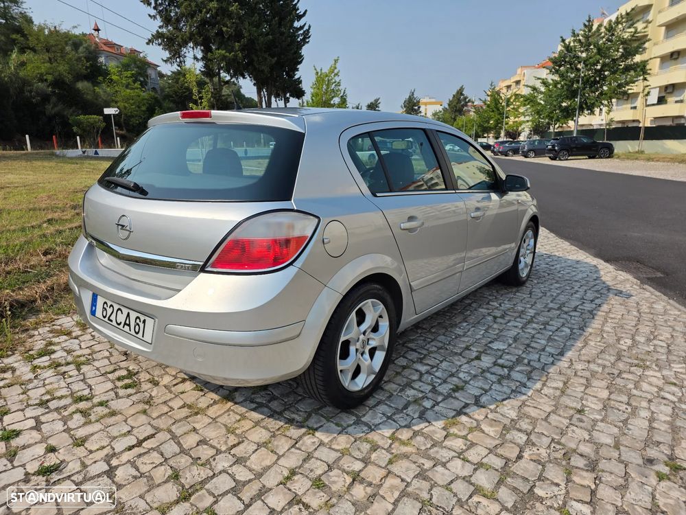 Opel Astra 1.3 CDTI Cosmo - 4