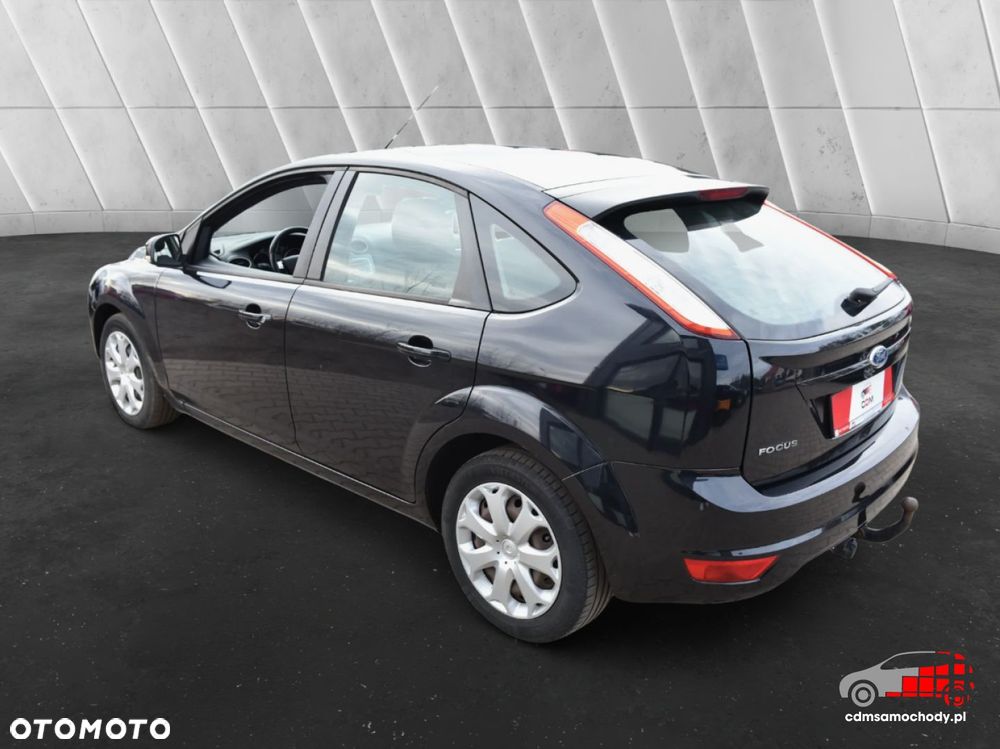 Ford Focus 1.4 Trend - 8
