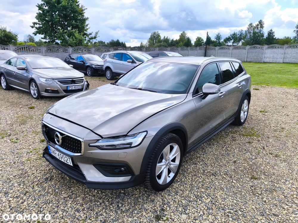 Volvo V60 Cross Country T5 AWD Geartronic - 1
