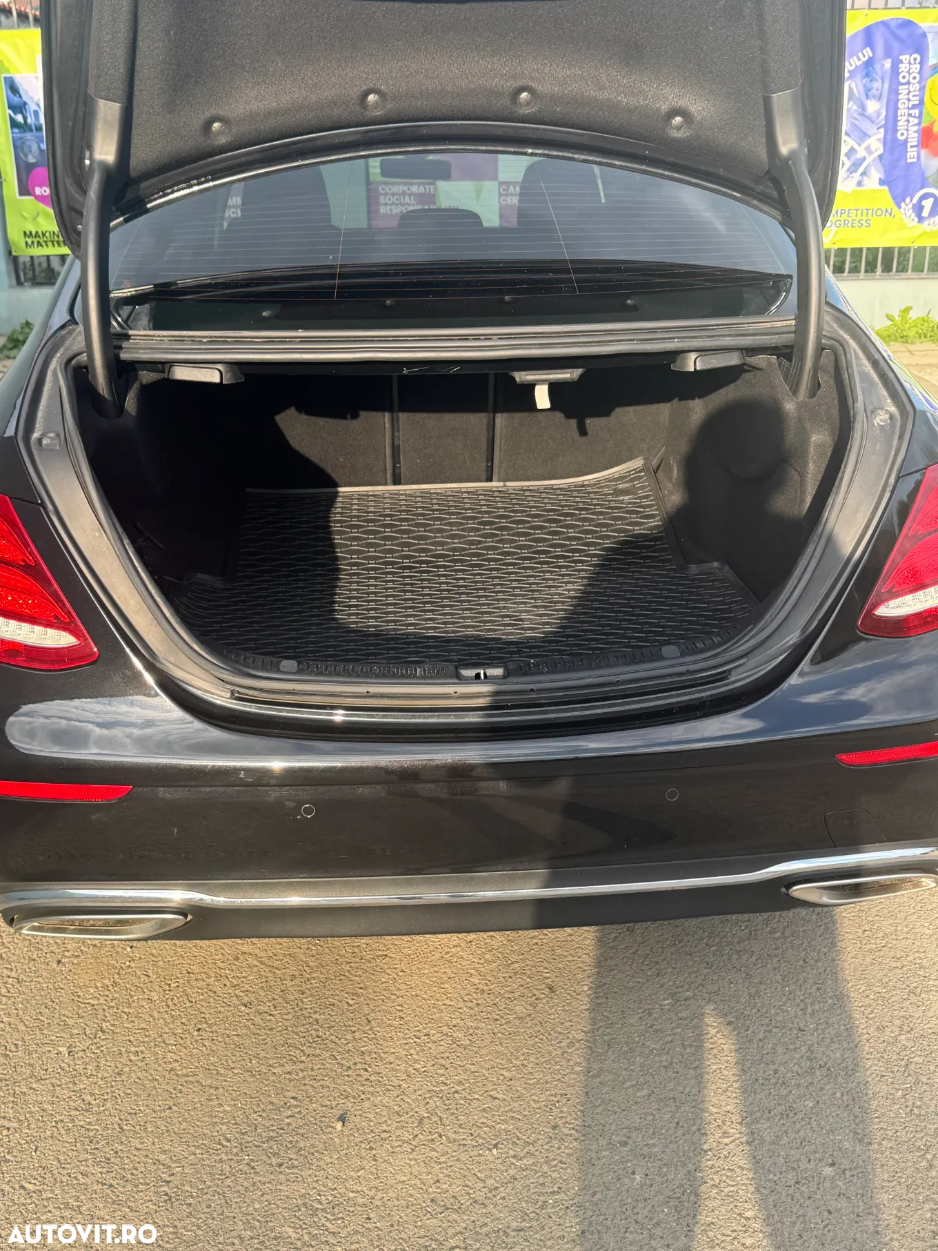 Mercedes-Benz E 200 4MATIC Aut. - 13