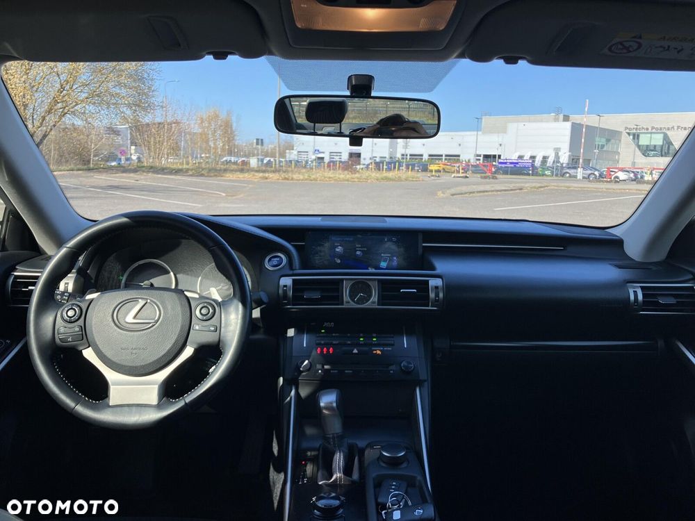 Lexus IS - 13