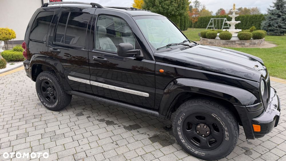 Jeep Cherokee - 24