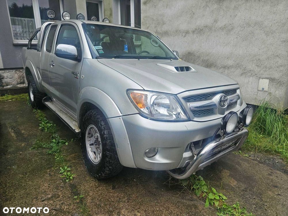 Toyota Hilux - 2