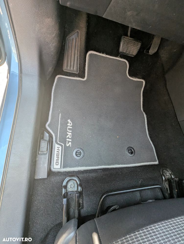 Toyota Auris - 15