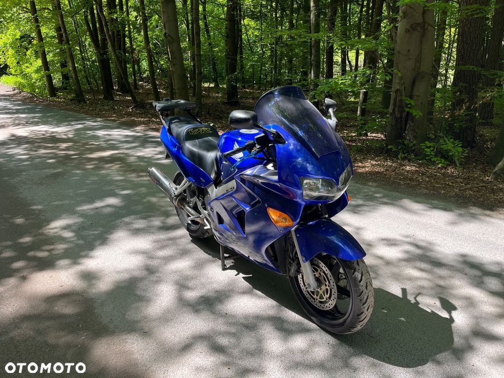 Honda VFR - 9