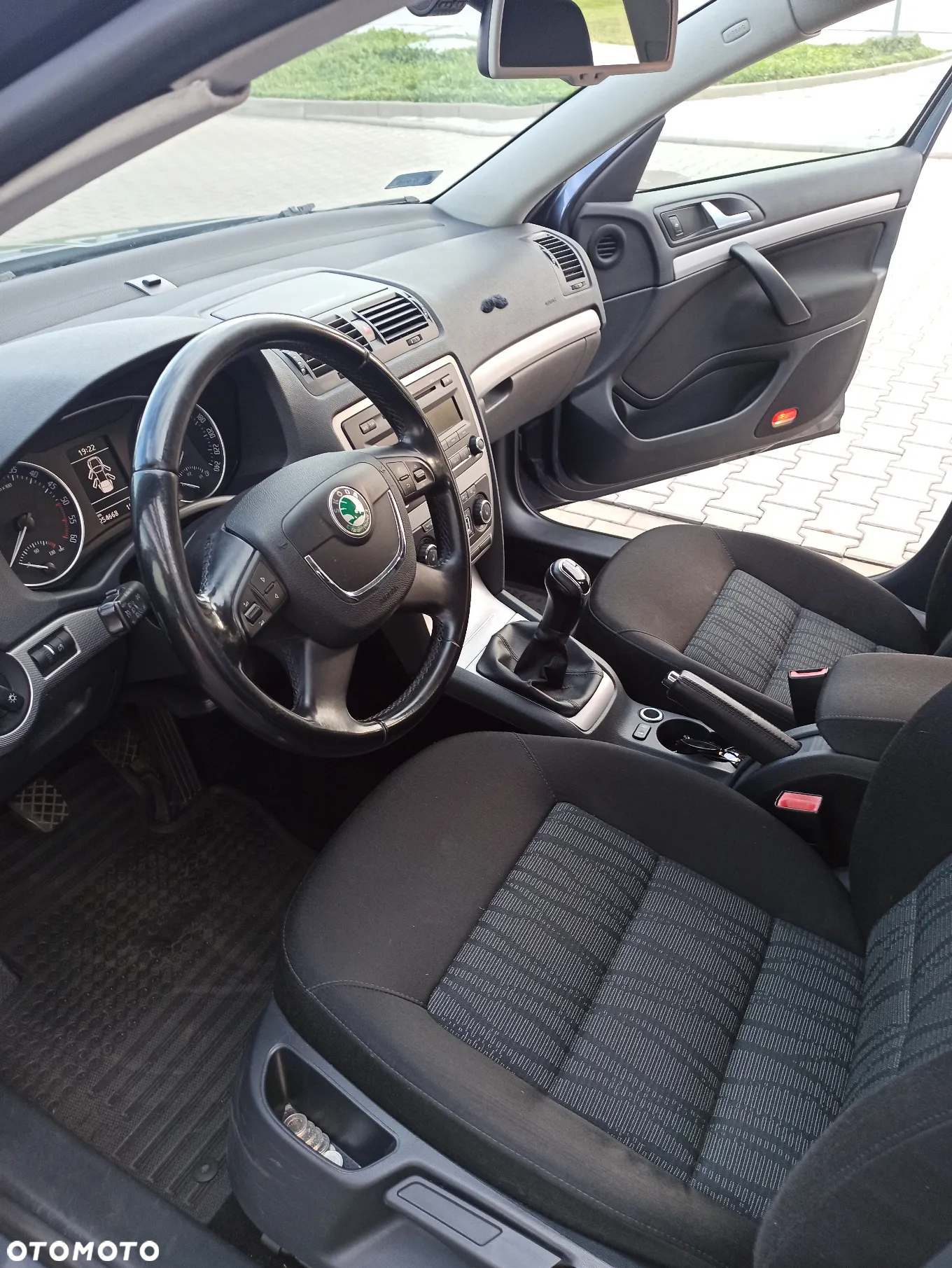 Skoda Octavia 2.0 TDI DPF Elegance - 25