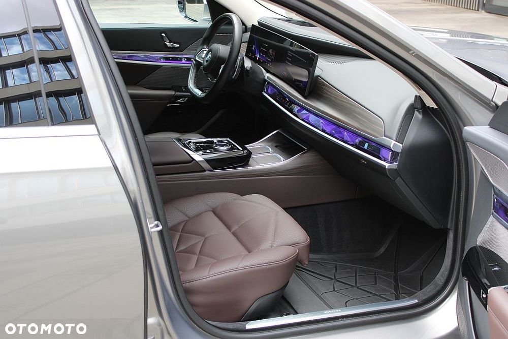 BMW Seria 7 740d xDrive mHEV sport - 10