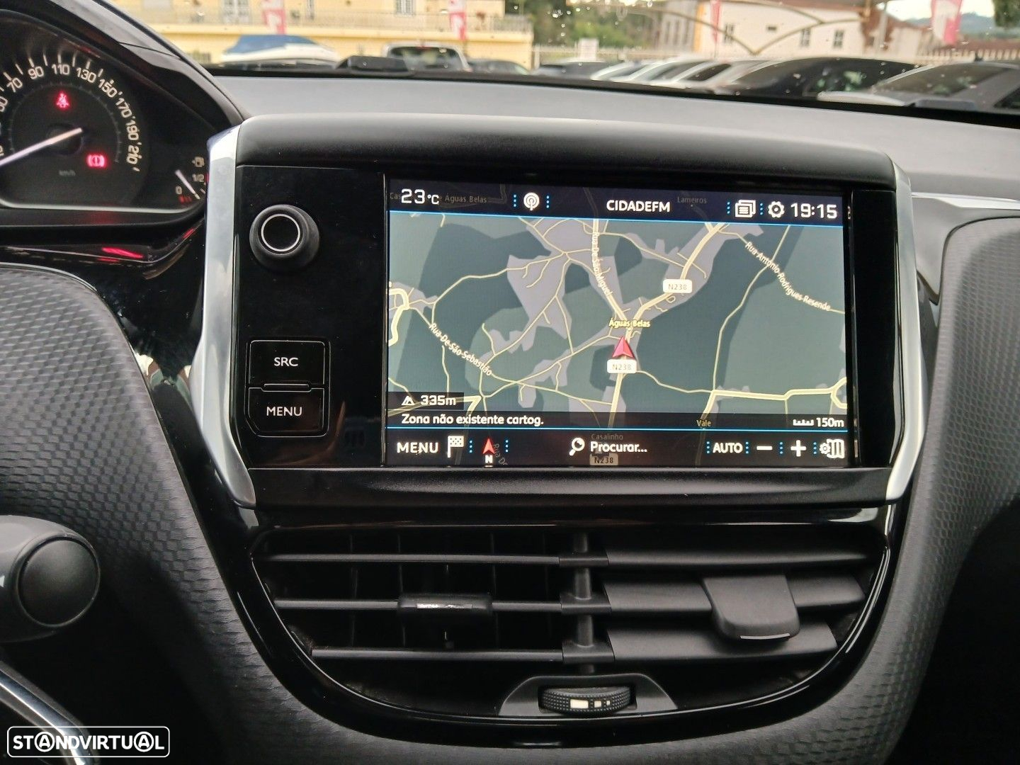 Peugeot 2008 1.2 PureTech Signature - 26