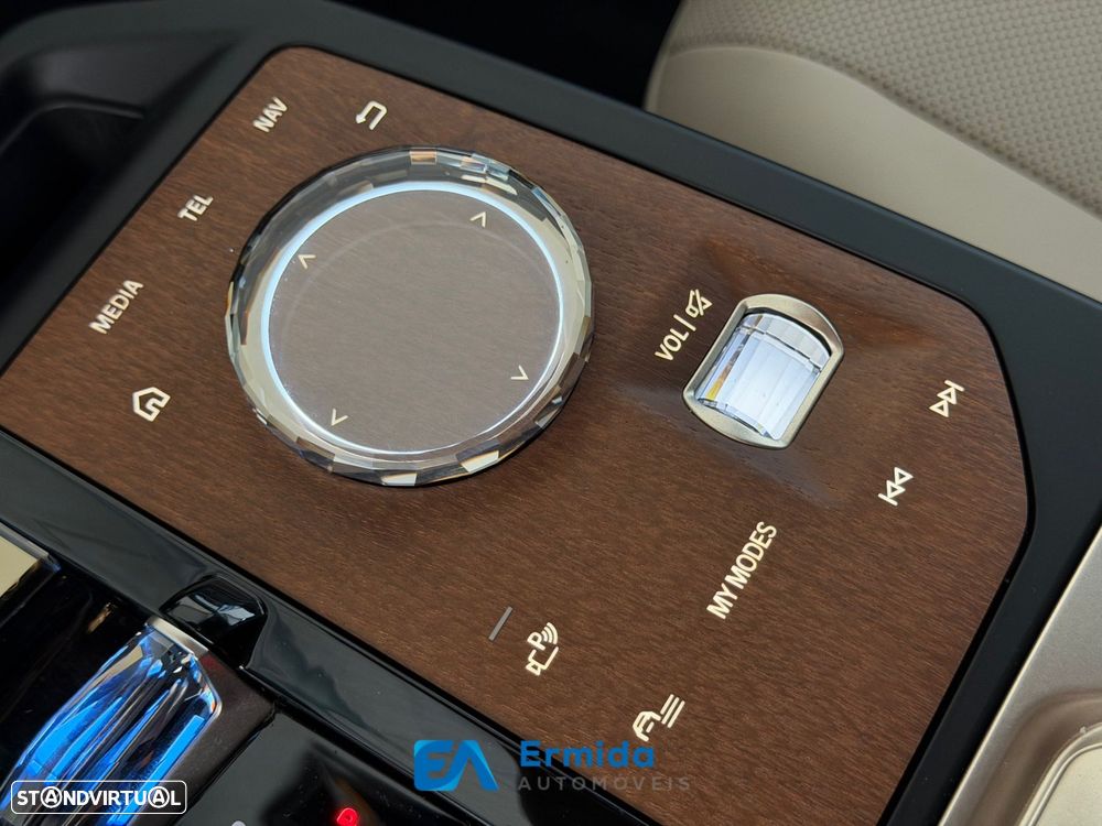 BMW iX xDrive 40 Pack Desportivo - 39