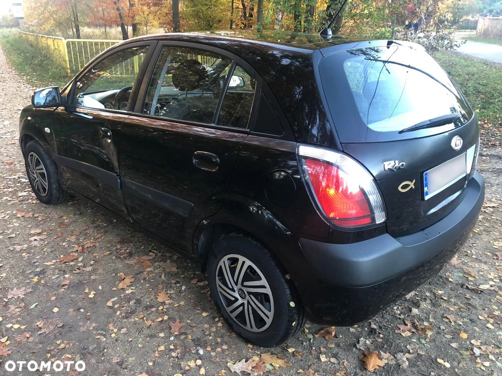 Kia Rio - 27
