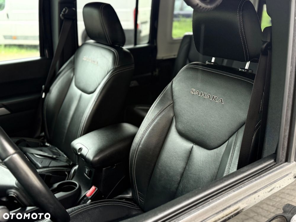 Jeep Wrangler 3.6 Unlim Sahara - 8