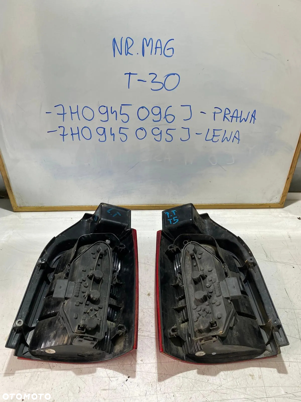 LAMPA LEWA LUB PRAWA TYŁ TYLNA VW T5 7H0945095J 7H0945096J - 2