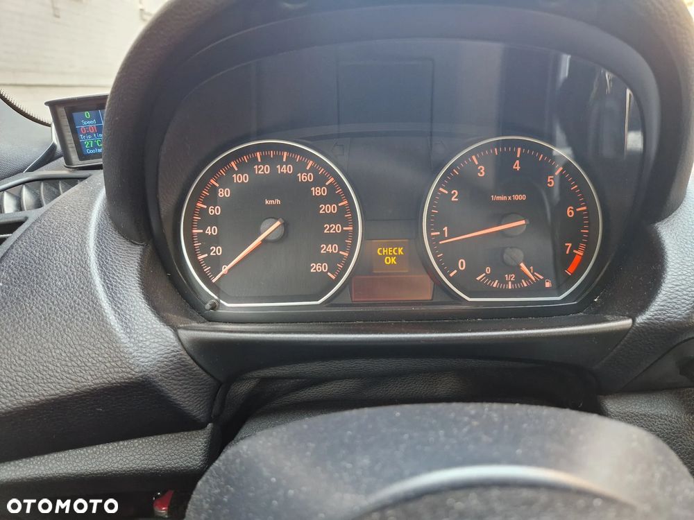 BMW Seria 1 120i - 27