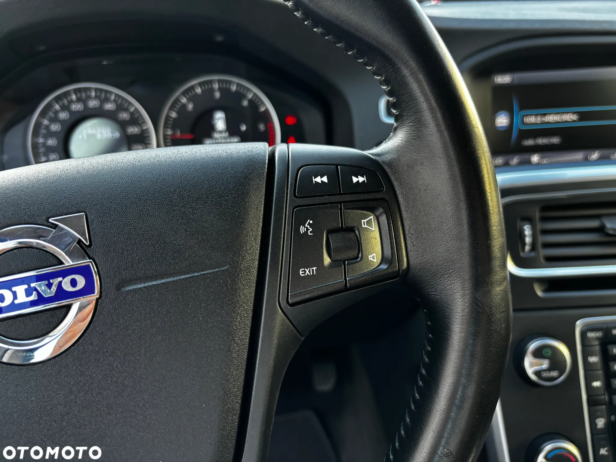 Volvo V60 D2 Momentum - 32