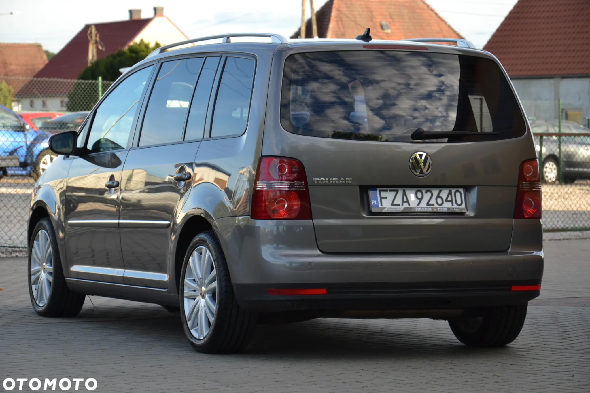 Volkswagen Touran 2.0 TDI DPF Highline DSG - 13