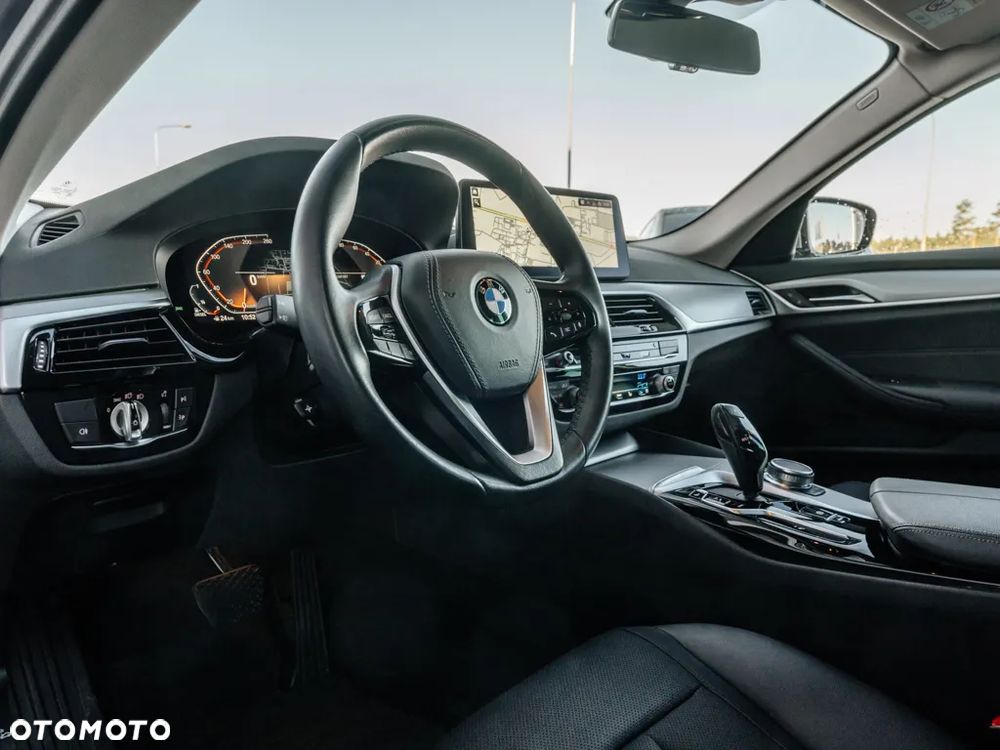 BMW Seria 5 530d xDrive - 5