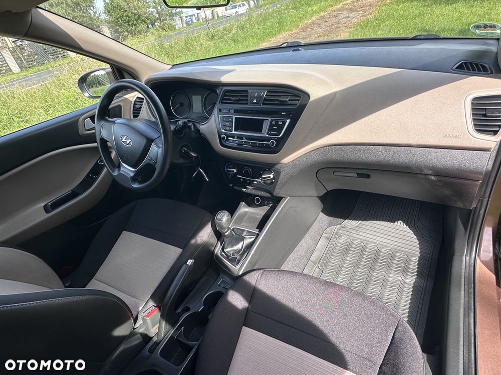 Hyundai i20 1.2 Fresh - 17