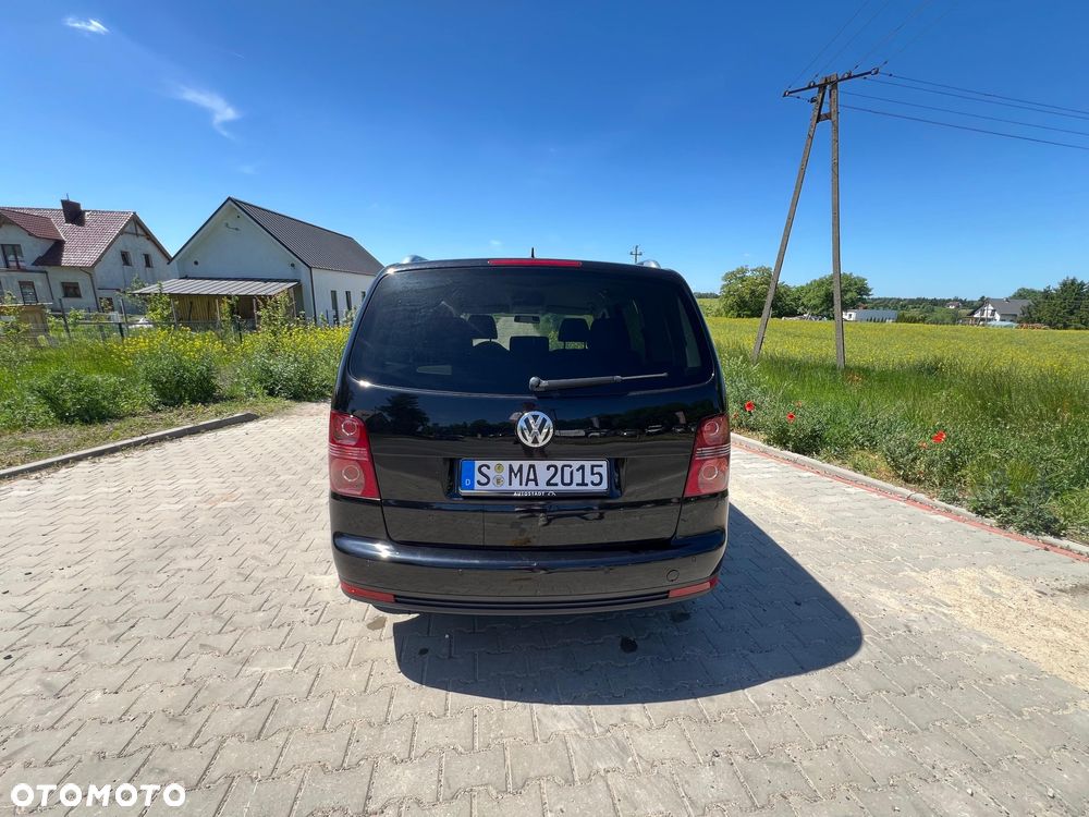 Volkswagen Touran - 9