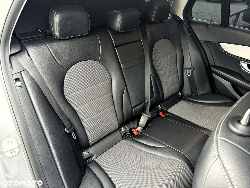 Mercedes-Benz Klasa C 200 (BlueTEC) d T 7G-TRONIC Exclusive - 29