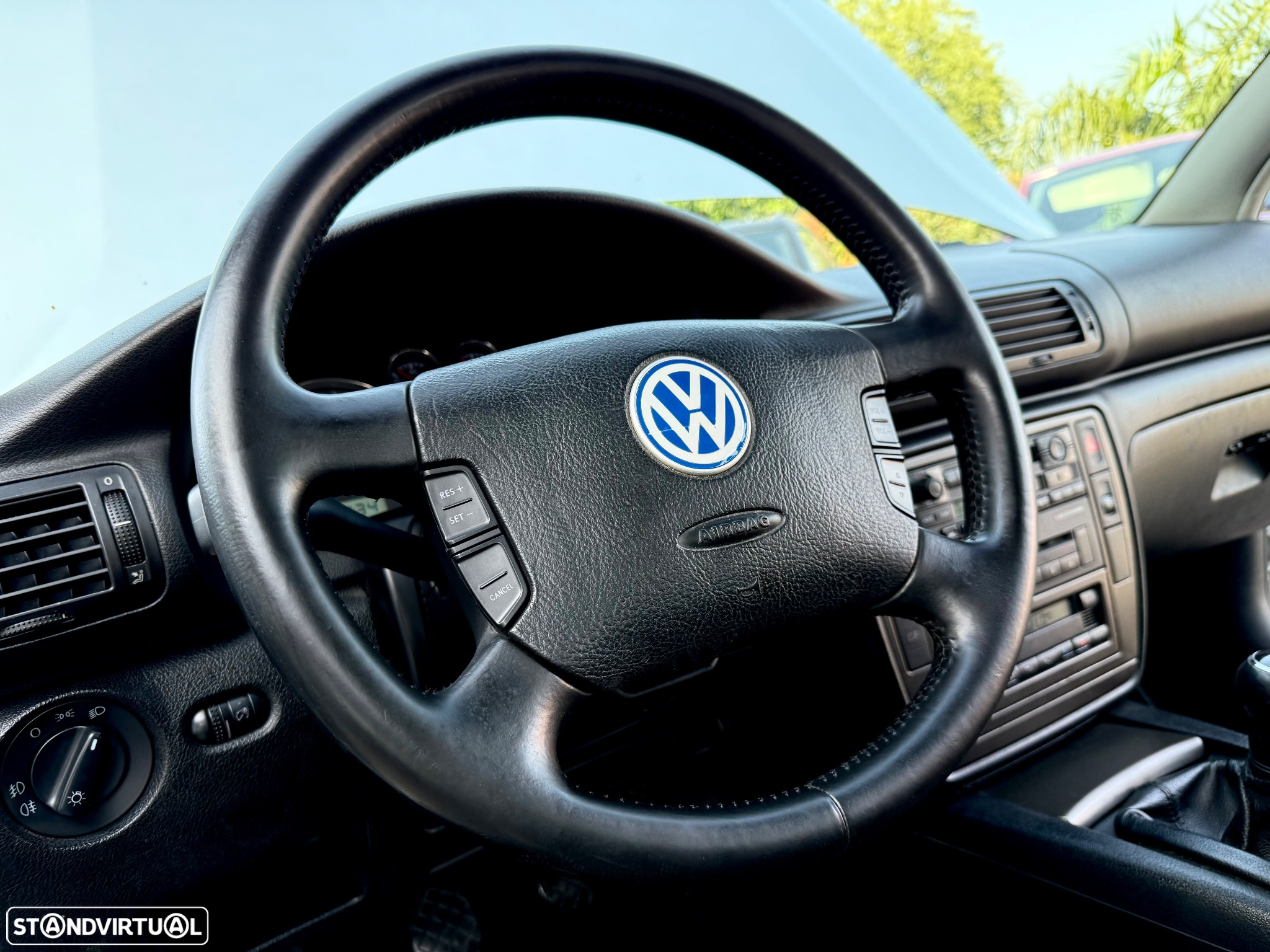 VW Passat Variant 1.9 TDi Highline - 36