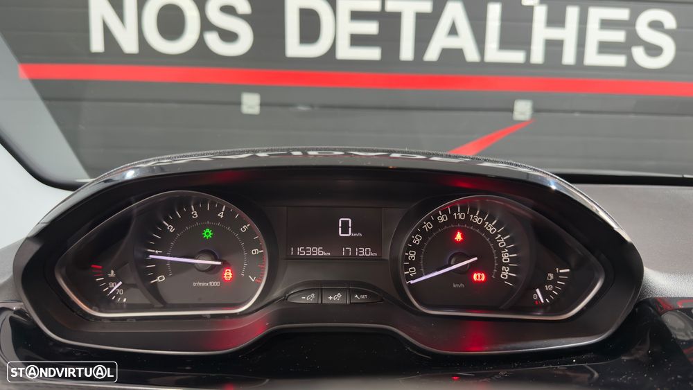Peugeot 2008 1.2 PureTech Style - 19